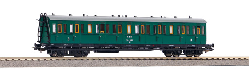 PIKO 53318 - H0 Abteilwagen trofejni ohne Bremserhaus der CSD; Ep. III